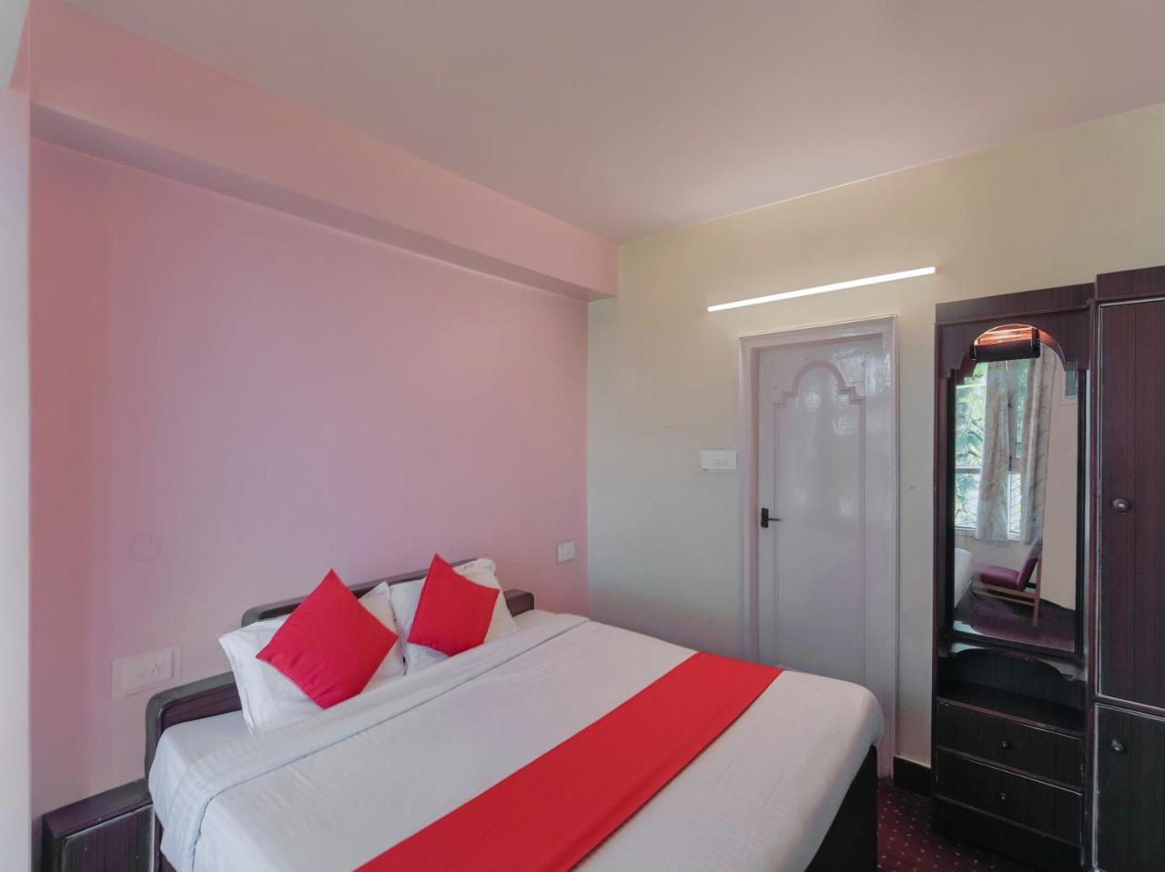 Oyo 22748 Barowalia Resorts Shimla Exterior photo